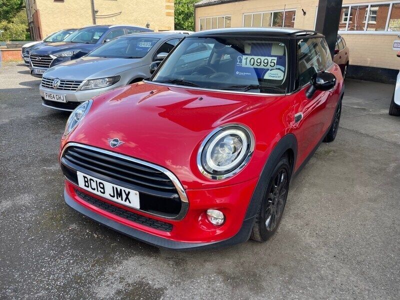 Red Used 2019 Mini Cooper Classic Hatchback | £10,995 (Good price) - Image 1/4