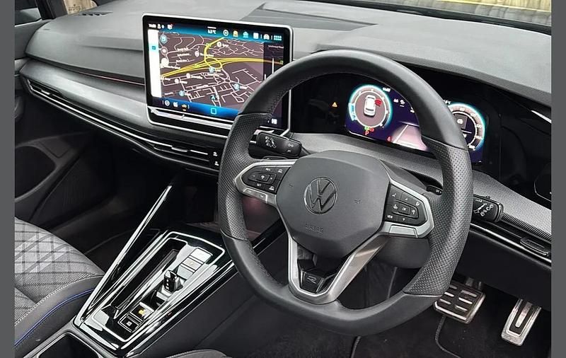 Used VW Golf VIII R-line 150 HP (110 kW) 2024 Black Hatchback