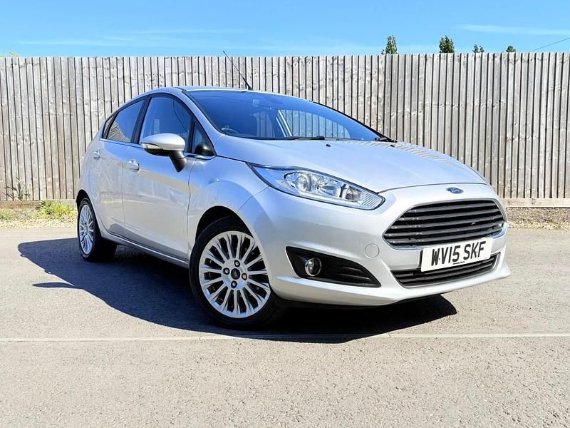Silver Used 2015 Ford Fiesta Titanium Hatchback | £3,995 (Fair price) - Image 1/4