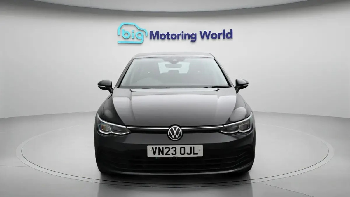 Usado VW Golf VIII S 150 HP (110 kW) 2023 Cinzento Citadino