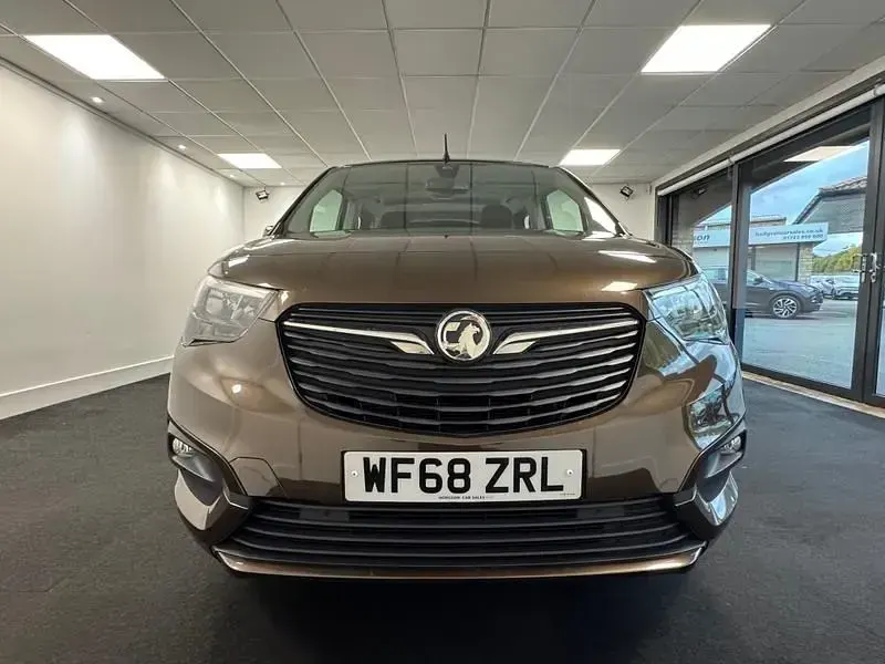 Used Vauxhall Combo S 130 HP (95 kW) 2019 Brown MPV