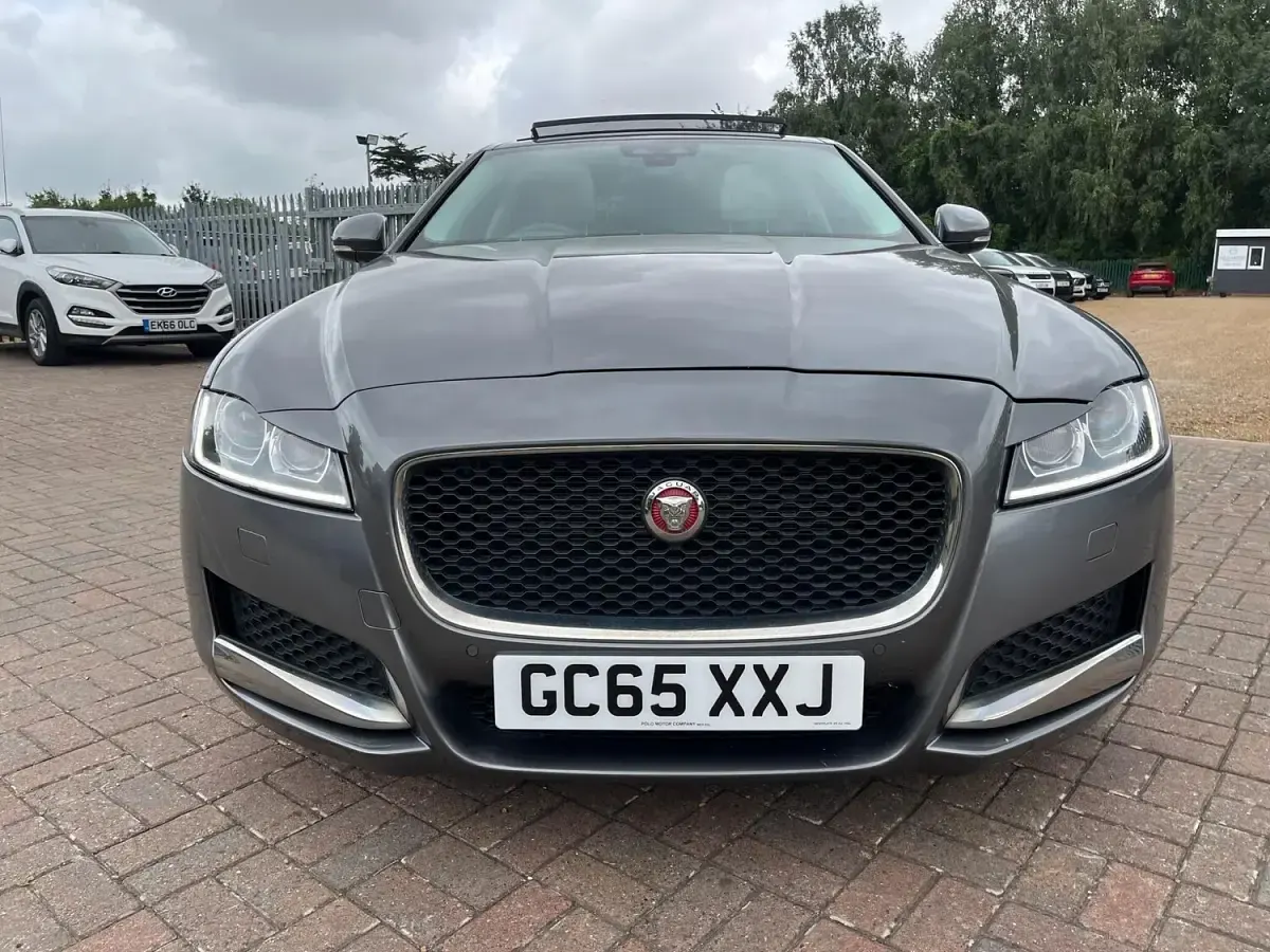 Used Jaguar XF Prestige 180 HP (132 kW) 2015 Grey Sedan
