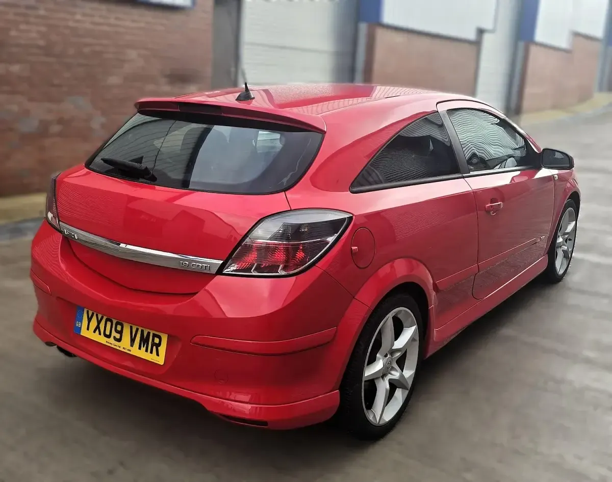 Used Vauxhall Astra Sport 120 HP (88 kW) 2009 Red Hatchback