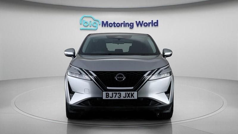 Used Nissan Qashqai Acenta Premium 158 HP (116 kW) 2023 Silver SUV