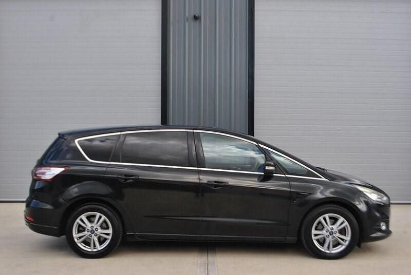 Used Ford S-MAX Titanium 150 HP (110 kW) 2016 Black MPV