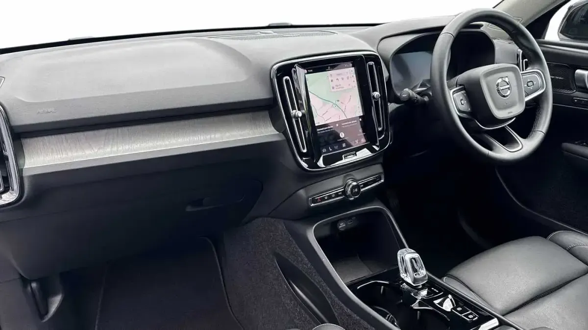 Used Volvo XC40 Ultra 161 HP (118 kW) 2025 White SUV