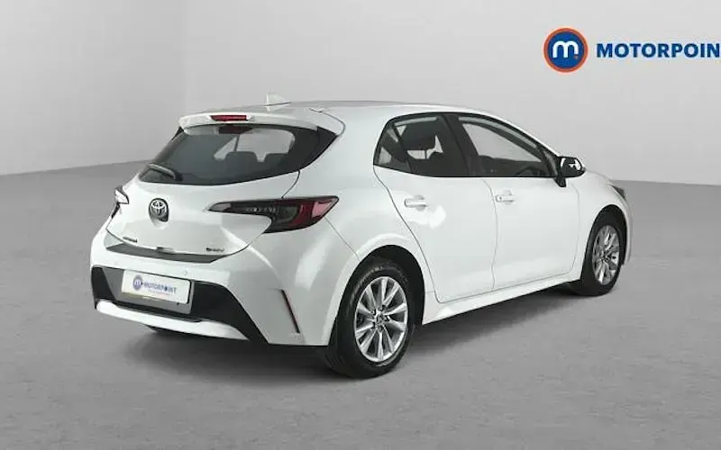 Used Toyota Corolla 140 HP (102 kW) 2026 Hatchback