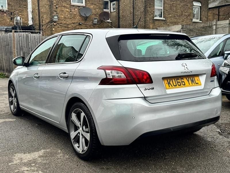 Used Peugeot 308 Allure 130 HP (95 kW) 2016 Silver Hatchback