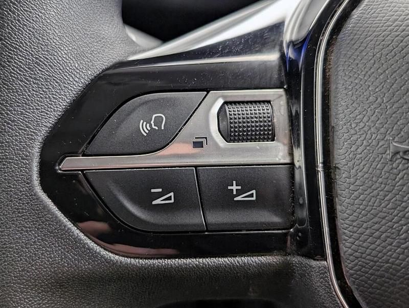 Used Peugeot Partner Premium 100 HP (73 kW) 2022 White MPV