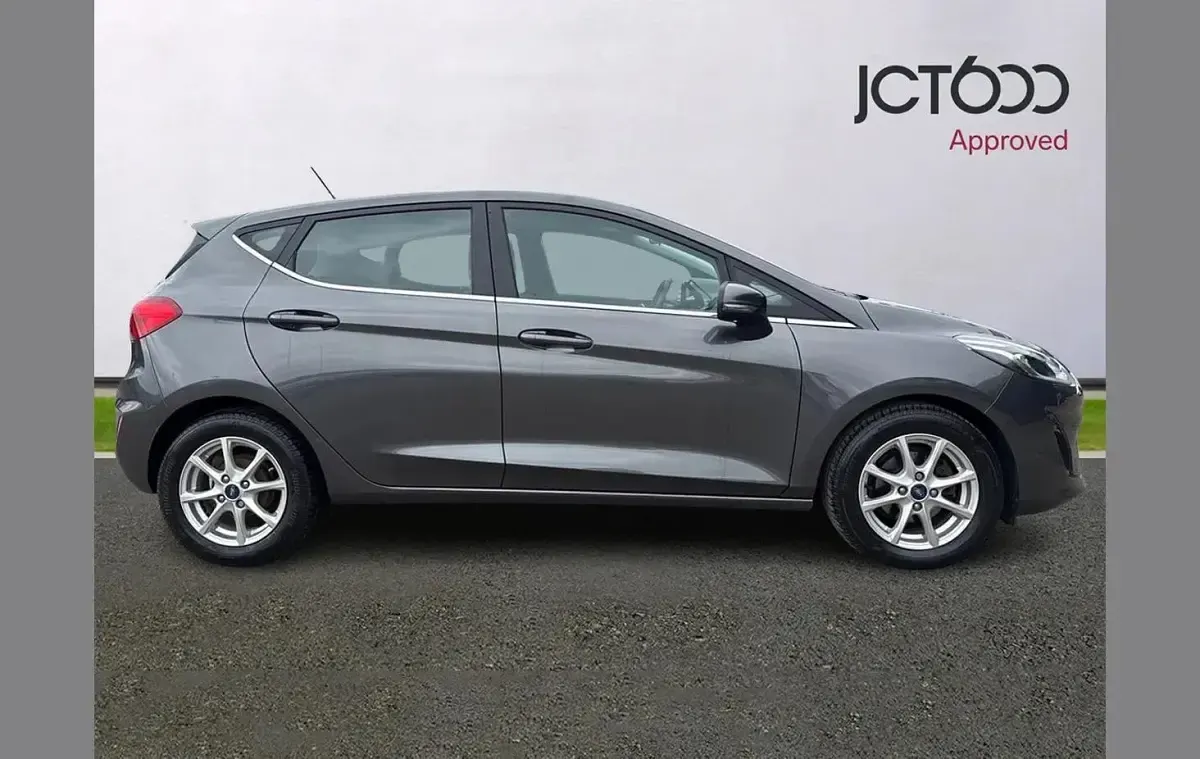 Used Ford Fiesta Zetec 99 HP (72 kW) 2018 Grey Hatchback