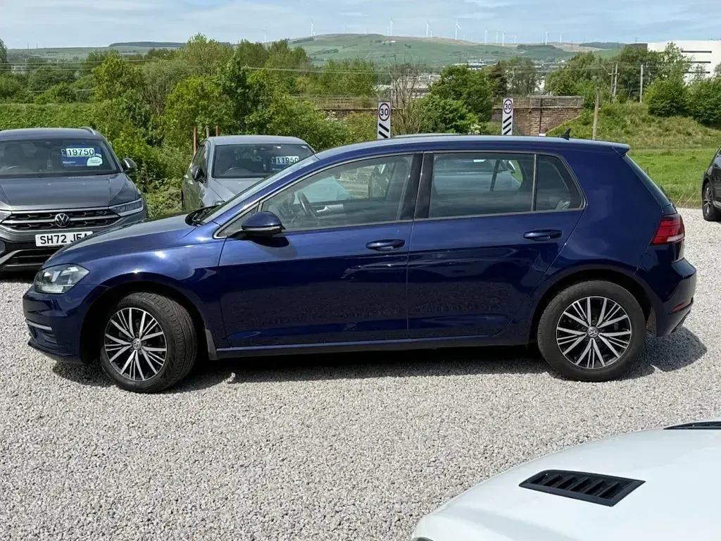 Used VW Golf VII SE 115 HP (84 kW) 2018 Blue Hatchback