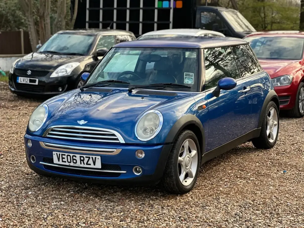 Używany Mini Cooper Hatch 116 KM (85 kW) 2006 Niebieski Hatchback