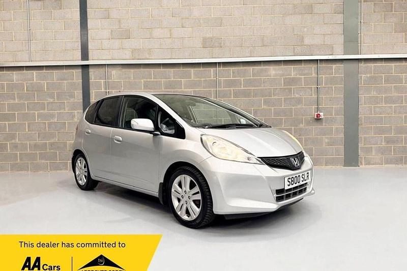 Used Honda Jazz ES 2013 Silver Hatchback