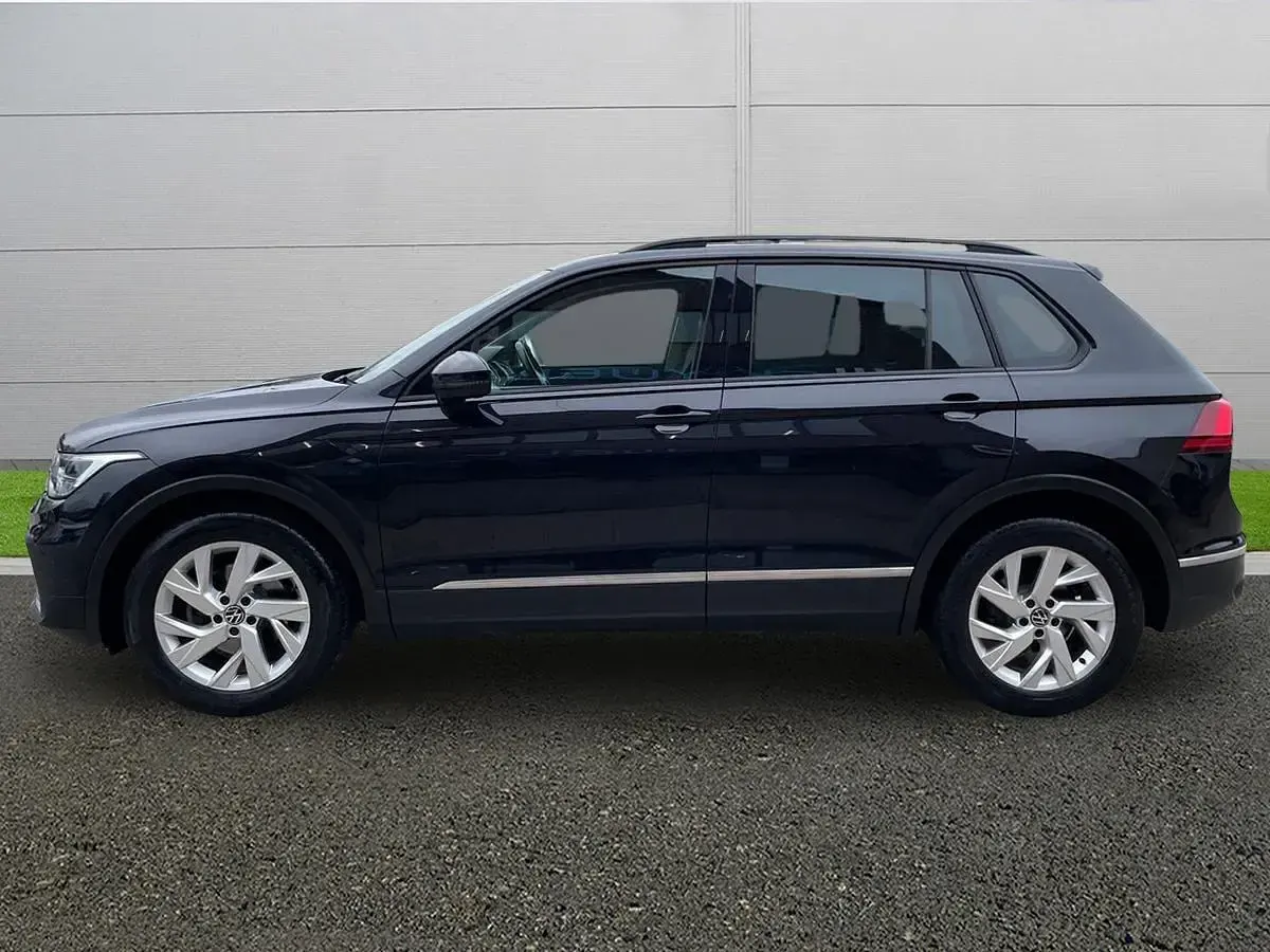 Usado VW Tiguan Life 150 HP (110 kW) 2021 Preto SUV