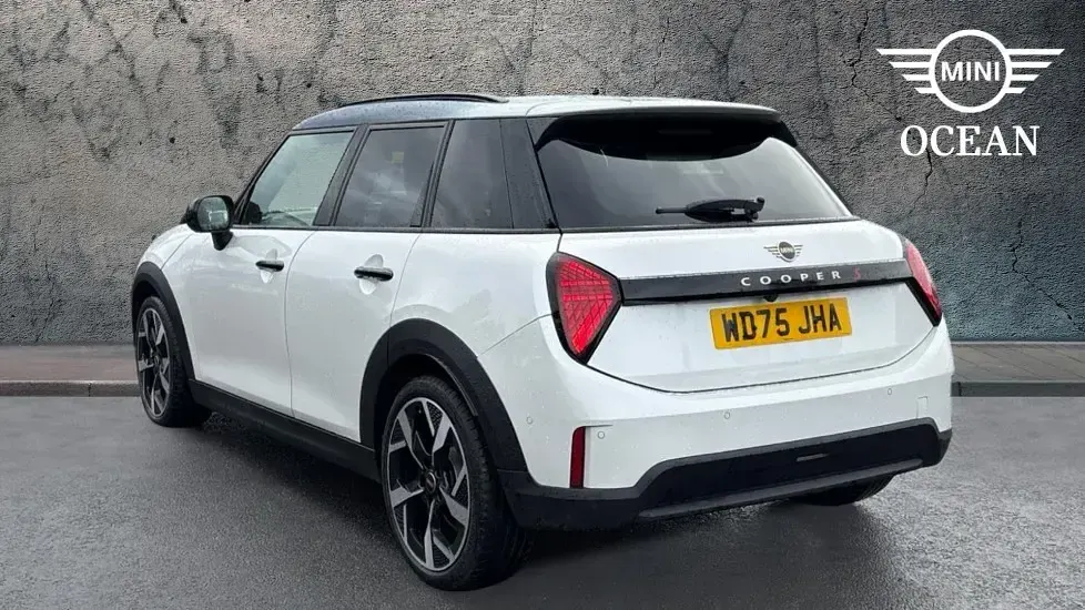 Used Mini Cooper S Hatch 201 HP (147 kW) 2025 White Hatchback