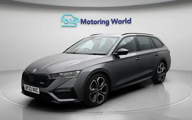 Used Skoda Octavia vRS 200 HP (147 kW) 2023 Grey Estate