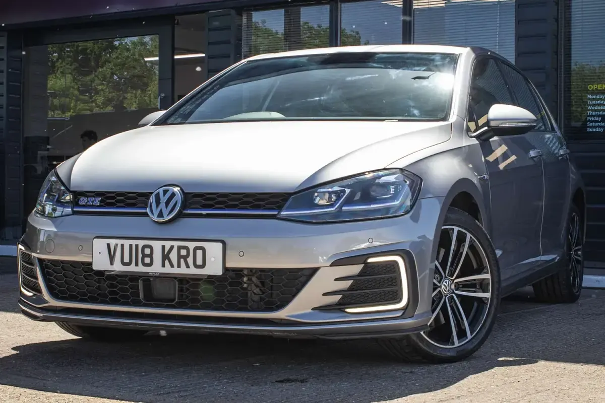 Used VW Golf VII GTE 204 HP (150 kW) 2018 Silver Hatchback