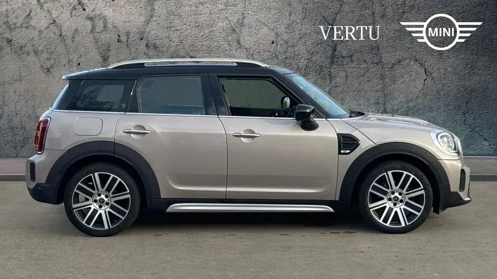 Usado Mini Cooper Countryman Exclusive 134 CV (98 kW) 2022 Gris SUV