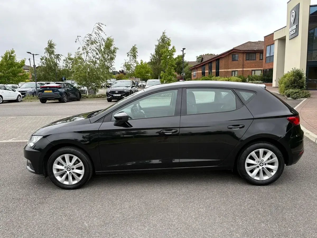 Used Seat Leon SE 115 HP (84 kW) 2019 Black Hatchback
