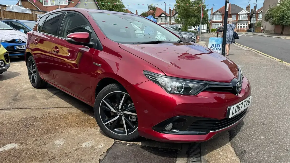 Used Toyota Auris Hybrid Design 136 HP (100 kW) 2018 Red Hatchback