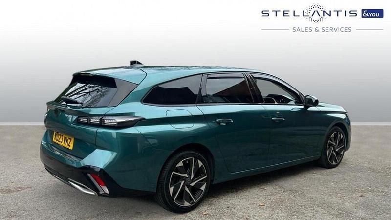 Used Peugeot 308 SW Allure Premium 129 HP (94 kW) 2023 Blue Estate