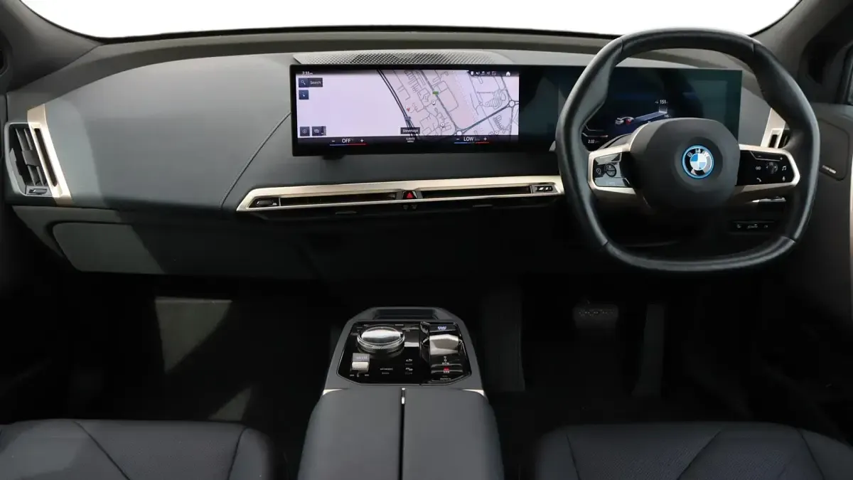 Usado BMW iX M Sport 236 kW (322 HP) 2022 Branco SUV