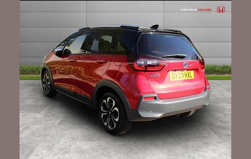 Used Honda Jazz Hybrid 109 HP (80 kW) 2023 Crystal red Hatchback