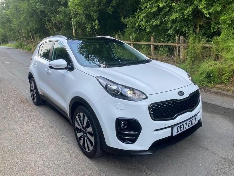 White Used 2017 Kia Sportage 4 SUV | £13,990 (Fair price) - Image 1/4