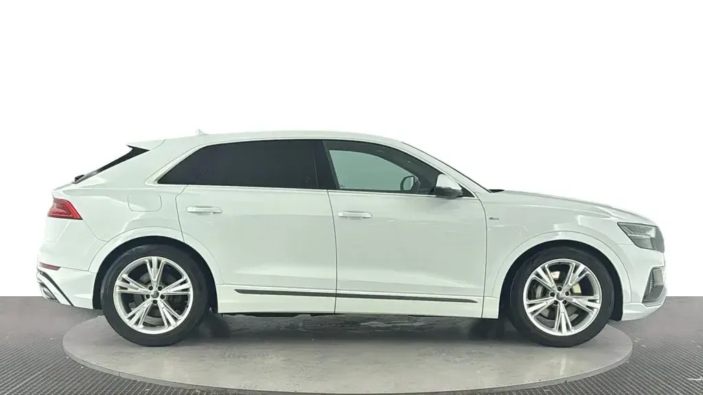Used Audi Q8 S-Line 286 HP (210 kW) 2018 White SUV