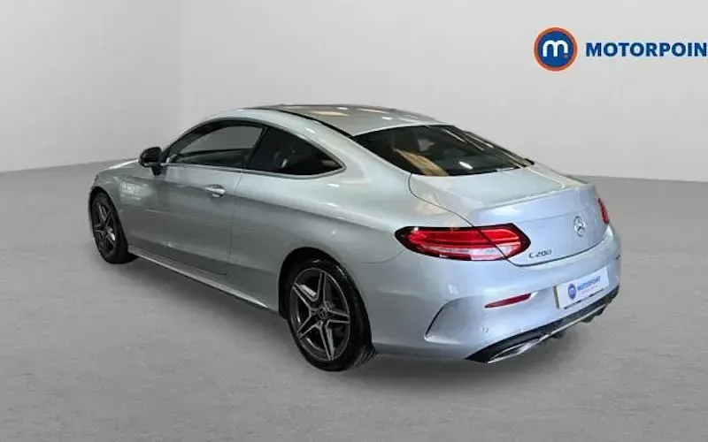 Usado Mercedes C200 AMG line 184 HP (135 kW) 2019 Prateado Coupé