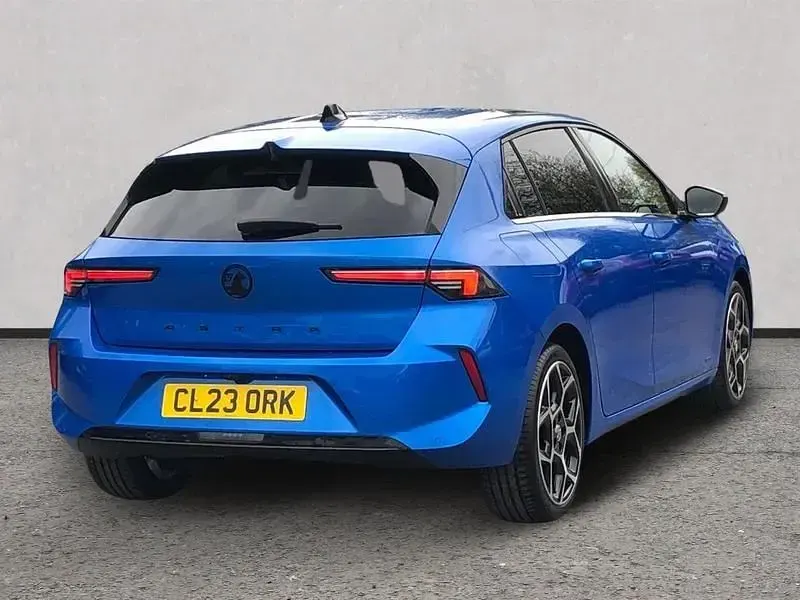 Używany Vauxhall Astra Ultimate 130 KM (95 kW) 2023 Niebieski Hatchback