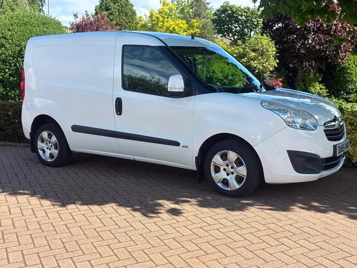 Używany Vauxhall Combo Sportive 90 KM (66 kW) 2015 Biały Minivan