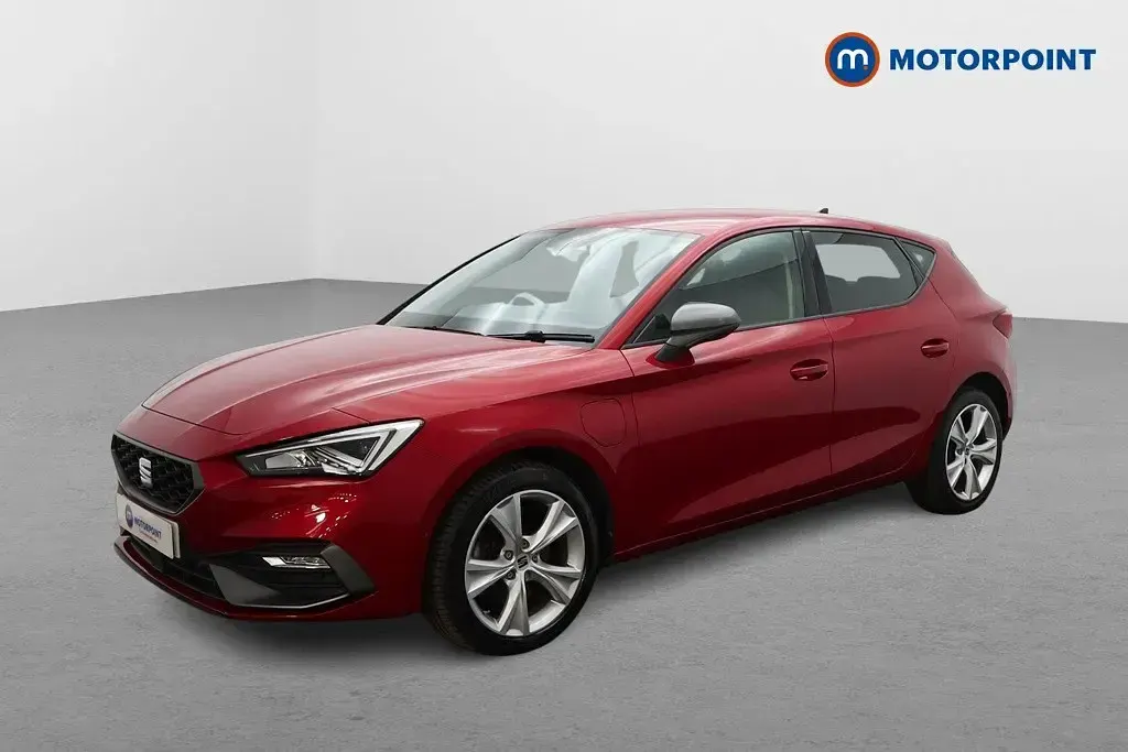 Begagnad Seat Leon FR 2021 Röd Halvkombi