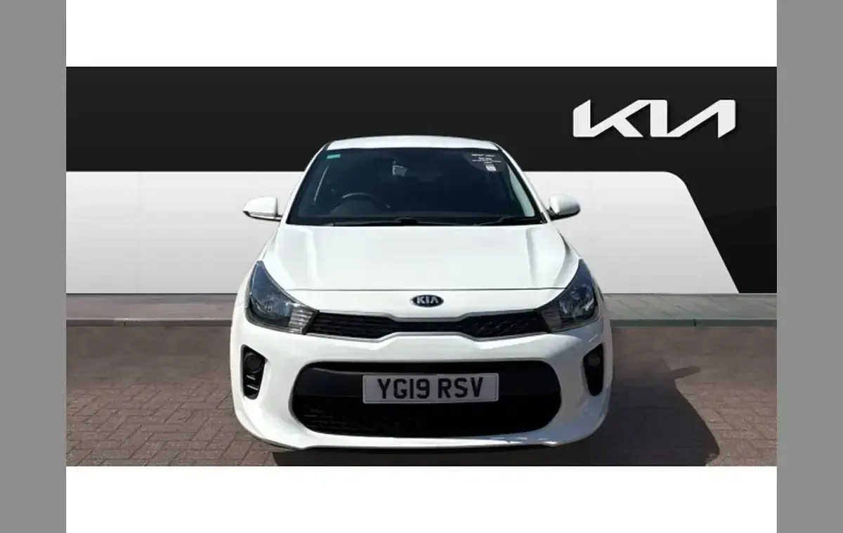 Used Kia Rio 83 HP (61 kW) 2019 White Hatchback