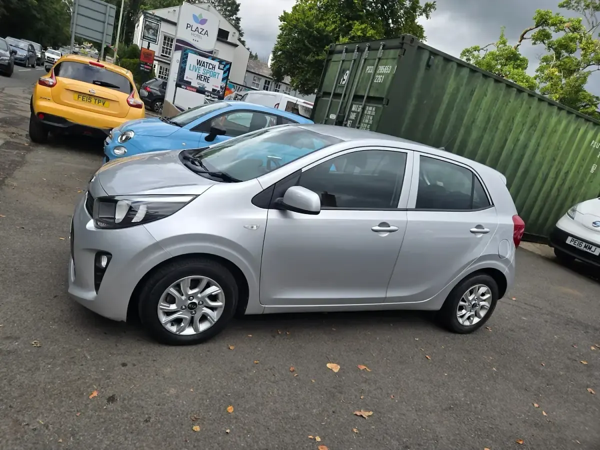Used Kia Picanto 66 HP (48 kW) 2018 Silver Hatchback
