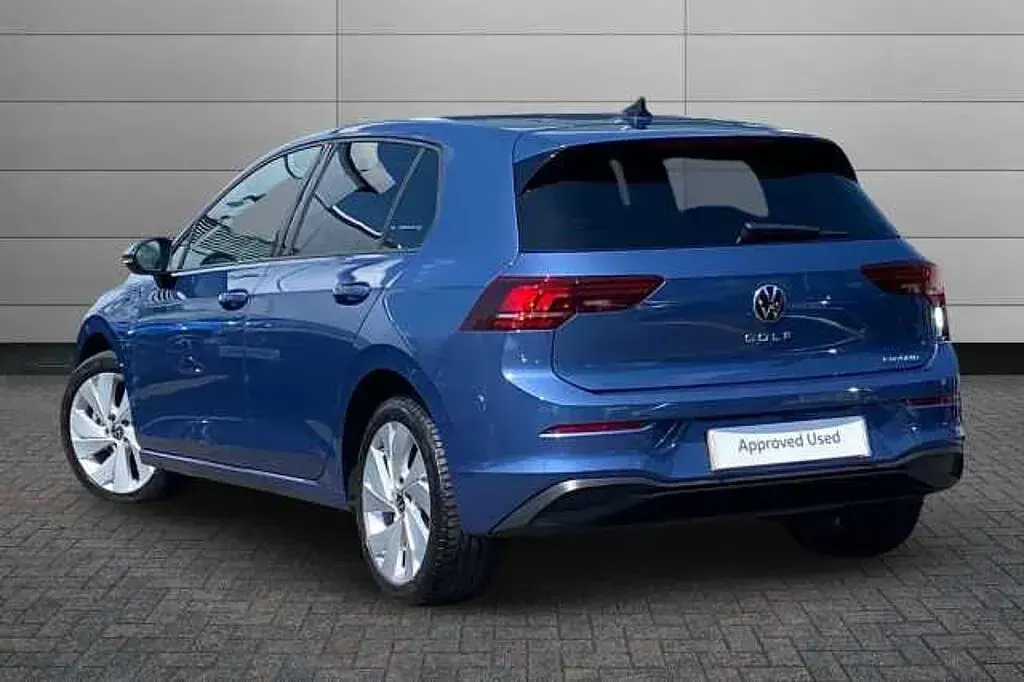 Second-hand VW Golf VIII 204 CP (150 kW) 2025