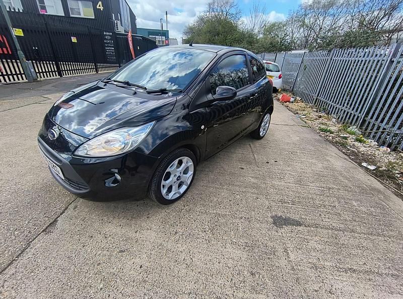 Begagnad Ford Ka Zetec 69 HK (50 kW) 2016 Svart Halvkombi