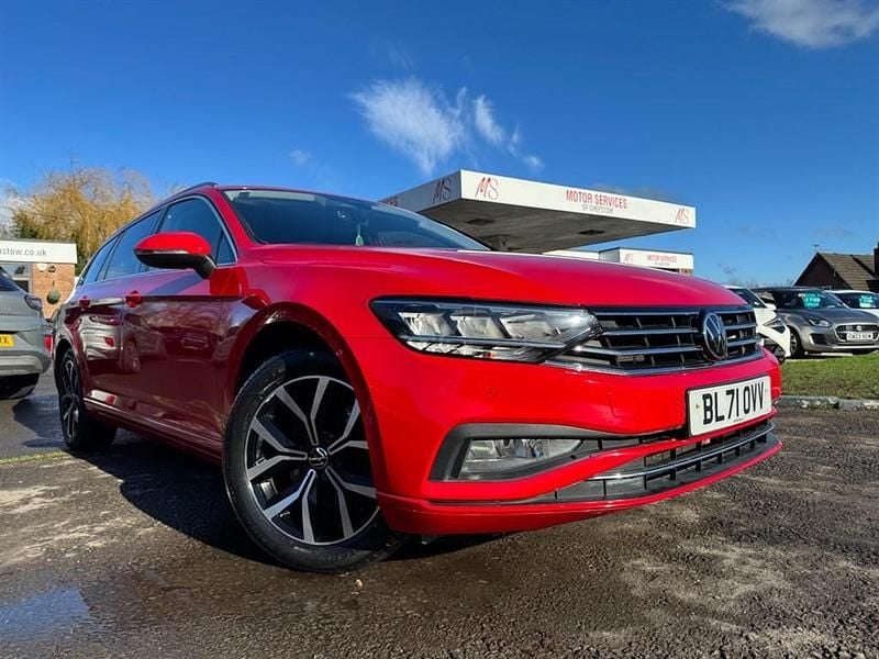 Red Used 2022 VW Passat SEL Estate | £15,995 (Good price) - Image 1/4