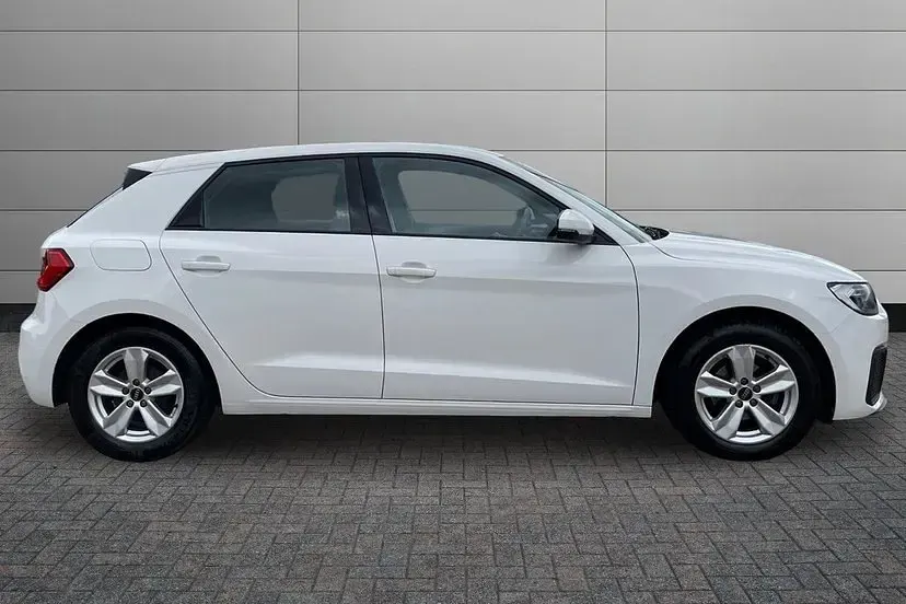 Used Audi A1 Sportback Design 94 HP (69 kW) 2023 Shell white Hatchback