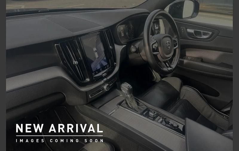 Used Volvo XC60 R-Design 188 HP (138 kW) 2020 Black SUV