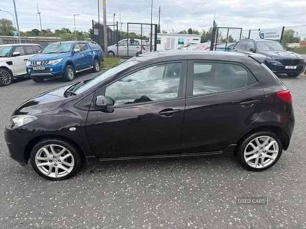 Used Mazda 2 2012 Maroon Hatchback