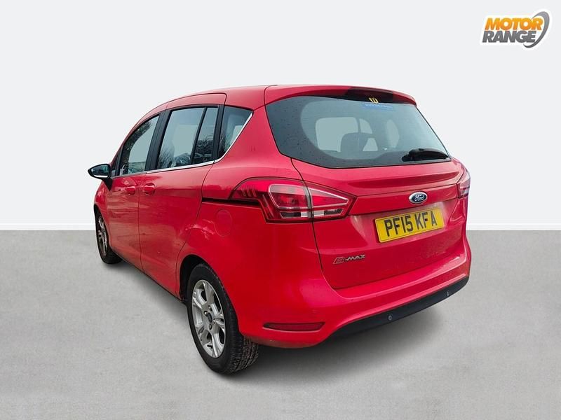 Used Ford B-MAX Zetec 105 HP (77 kW) 2015 Red MPV
