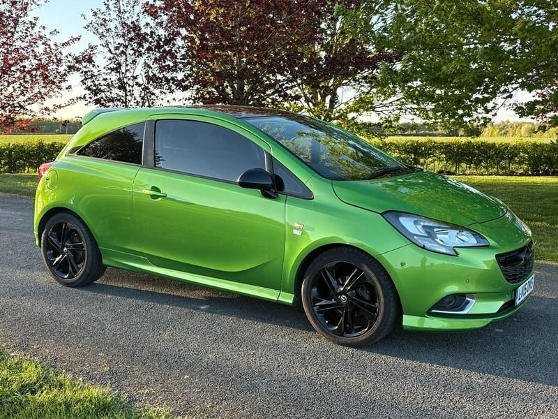 Second-hand Vauxhall Corsa Edition 70 CP (51 kW) 2015 Verde Hatchback