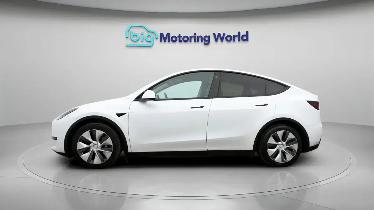 Begagnad Tesla Model Y RWD 219 kW (299 HK) 2023 Vit SUV