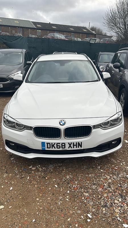 White Used 2017 BMW 320 Comfort Edition Estate | £8,300 (Fair price) - Image 1/1