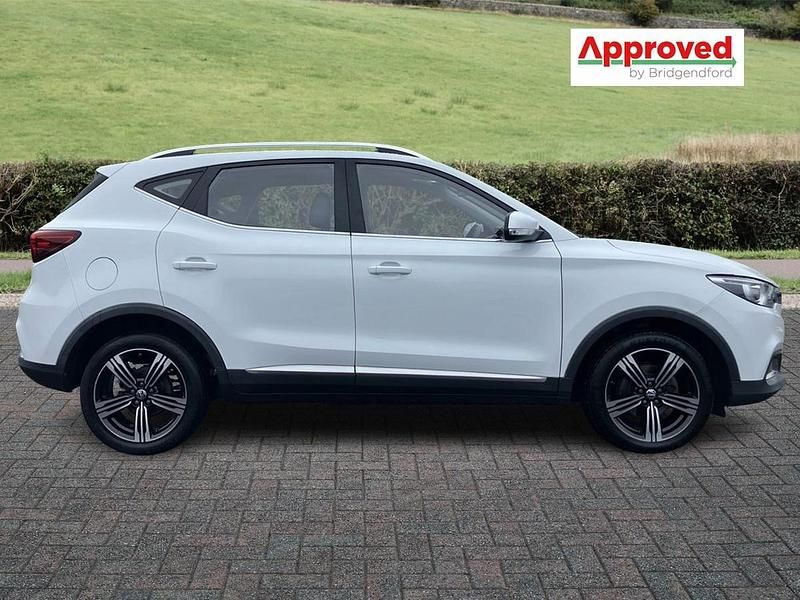 Used MG ZS Exclusive 111 HP (81 kW) 2018 White Hatchback
