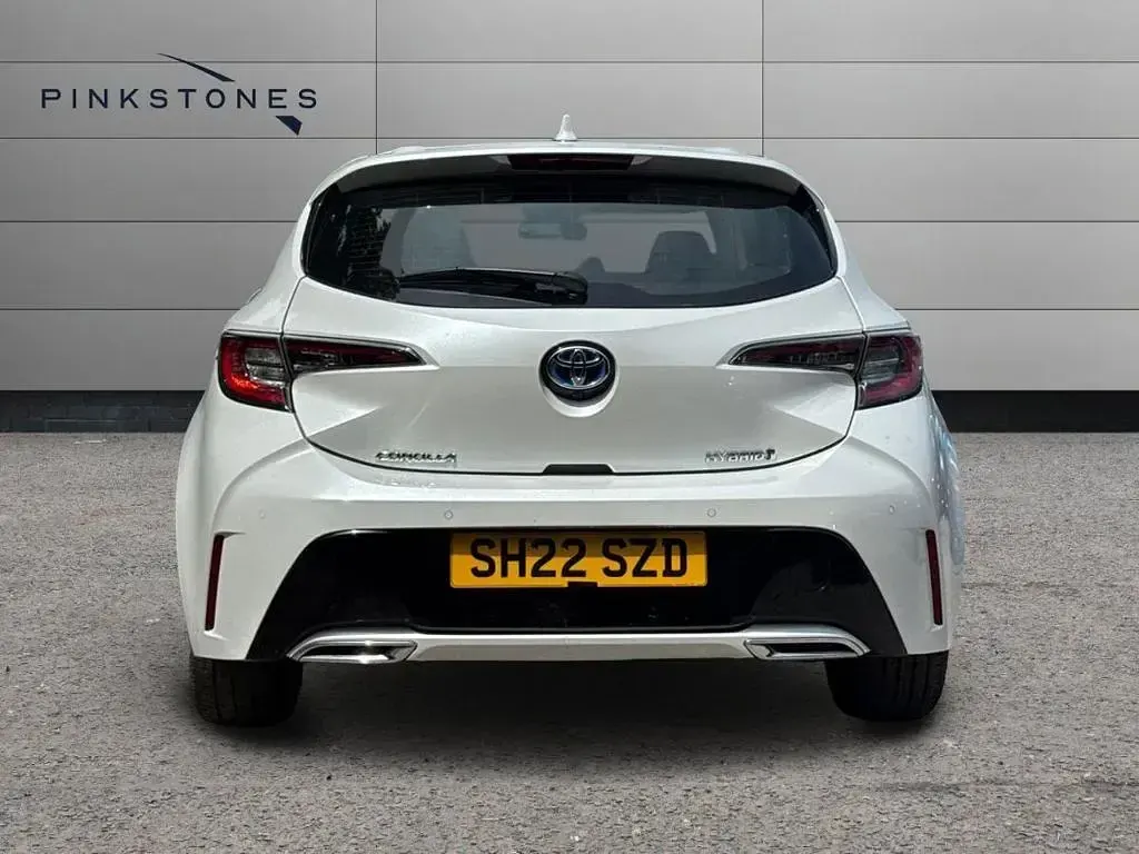 Used Toyota Corolla 2022 White Hatchback