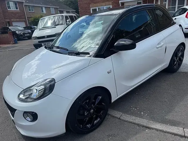 Used Vauxhall Adam 70 HP (51 kW) 2016 White Hatchback