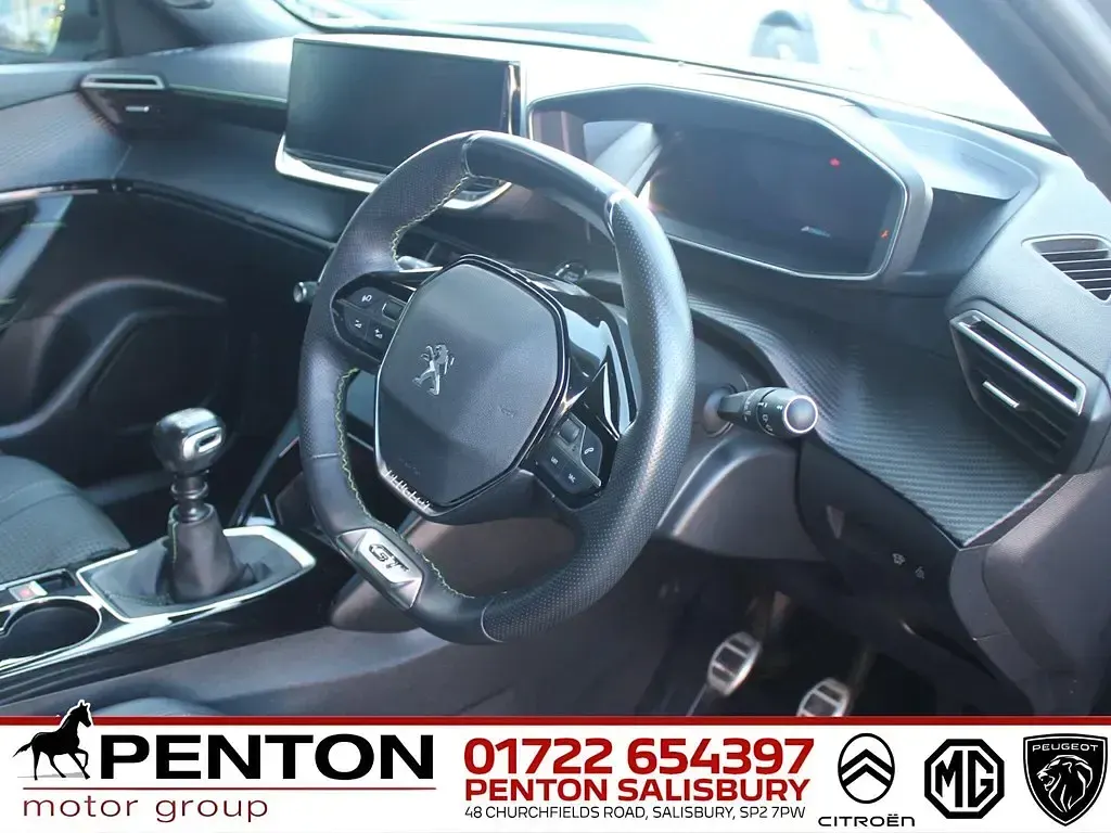 Used Peugeot 2008 GT 130 HP (95 kW) 2022 Grey SUV