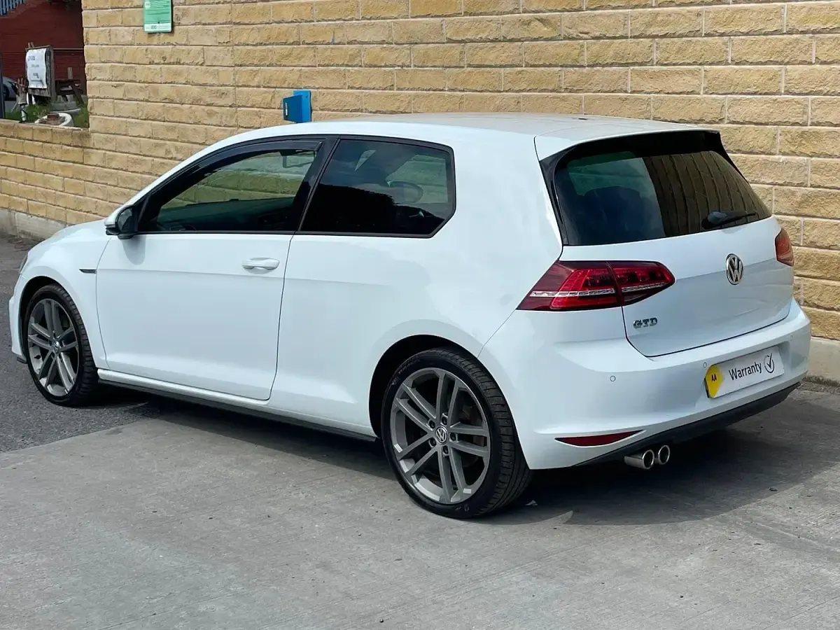 Used VW Golf VII GTD 150 HP (110 kW) 2013 White Hatchback